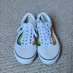 Vans Old Skool Wave True White/Multi sneakers. Men’s sz. 11.  Good cond.